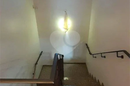 Sobrado à venda com 4 quartos, sendo 1 suíte, em Jardim Pinheiros, São Paulo, SP