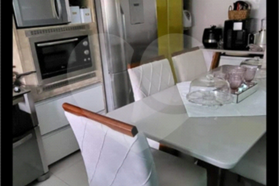 Casa Térrea à venda com 7 quartos, sendo 1 suíte, em Vila Paulicéia, São Paulo, SP