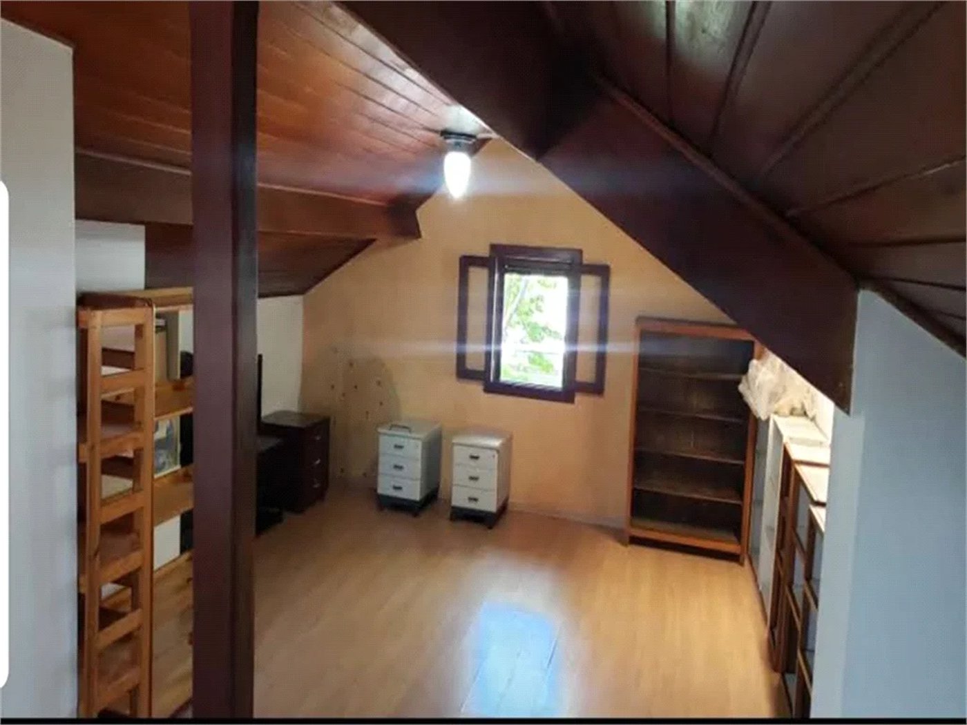 Casa à venda com 4 quartos, sendo 2 suítes, no condomínio Vila das Flores, São Paulo - SP