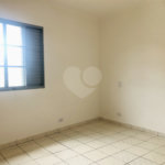 Sobrado à venda com 3 quartos, sendo 1 suíte, em Vila Romero, São Paulo, SP