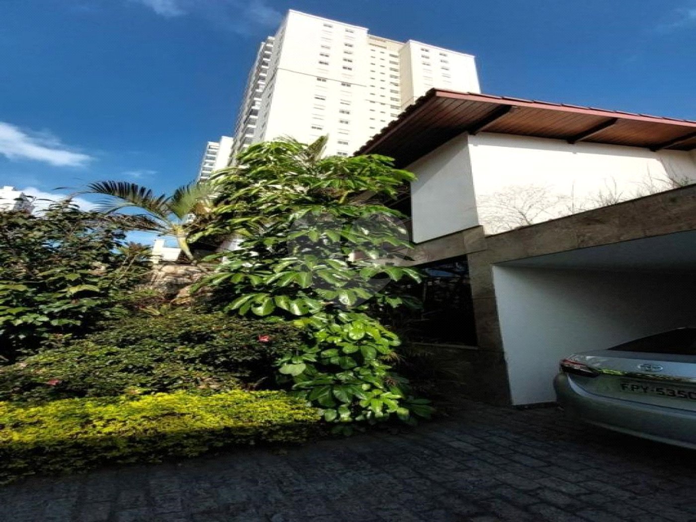 Casa à venda com 6 quartos, sendo 3 suítes, em Jardim Brasil (zona Sul), São Paulo, SP