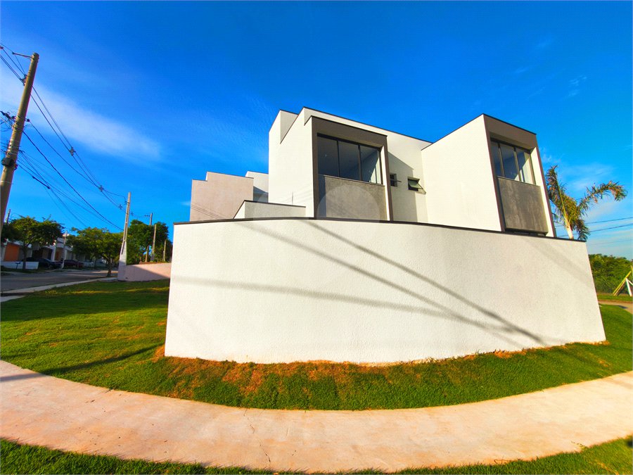 Casa à venda com 3 suítes no condomínio Terras de São Francisco, Sorocaba - SP