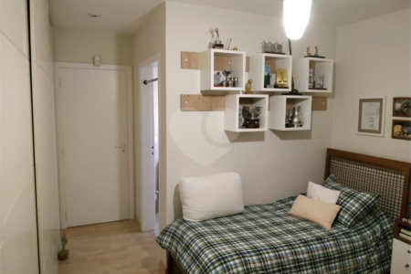 Casa à venda com 3 suítes em Interlagos, São Paulo, SP