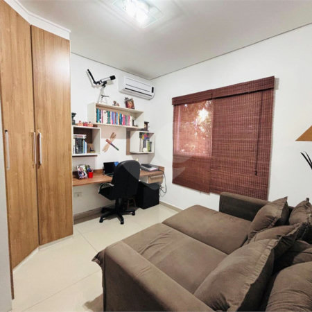 Casa à venda com 4 quartos, sendo 2 suítes, no condomínio Carmen Blanco, Sorocaba - SP