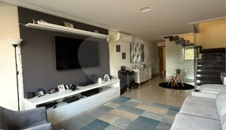 Casa à venda com 3 suítes em Vila Comercial, São Paulo, SP