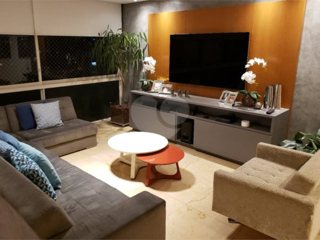 Apartamento à venda com 3 quartos, sendo 1 suíte,  em Jardim América, São Paulo, SP