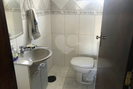 Casa à venda com 3 quartos, sendo 2 suítes,  em Jardim do Lago, Atibaia, SP