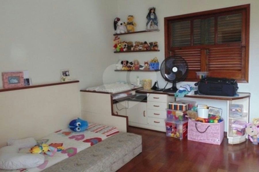 Sobrado à venda com 4 quartos, sendo 3 suítes,  em Jardim Franca, São Paulo, SP