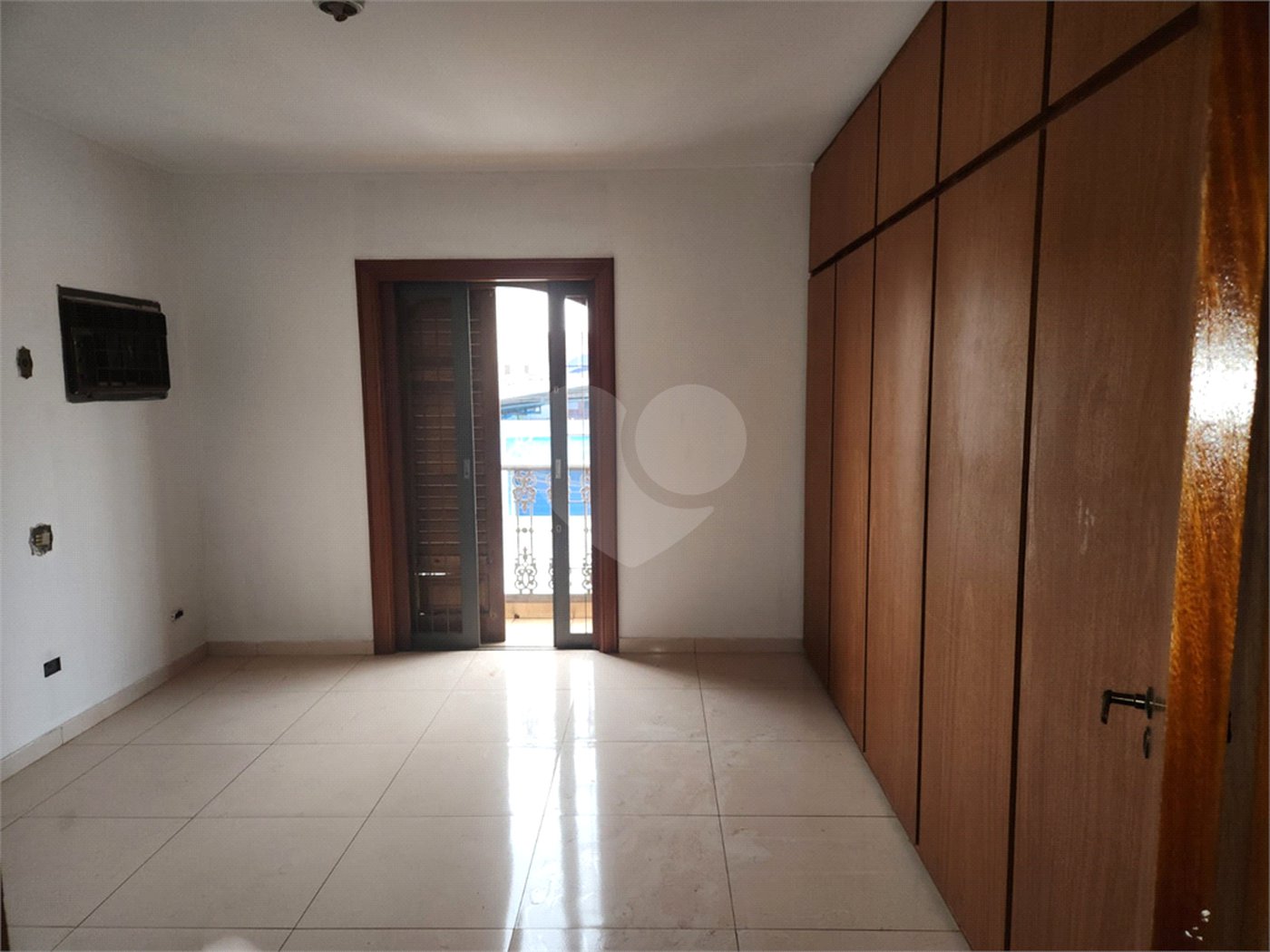 Sobrado à venda ou para alugar com 4 quartos, sendo 2 suítes, no Centro, Araraquara, SP