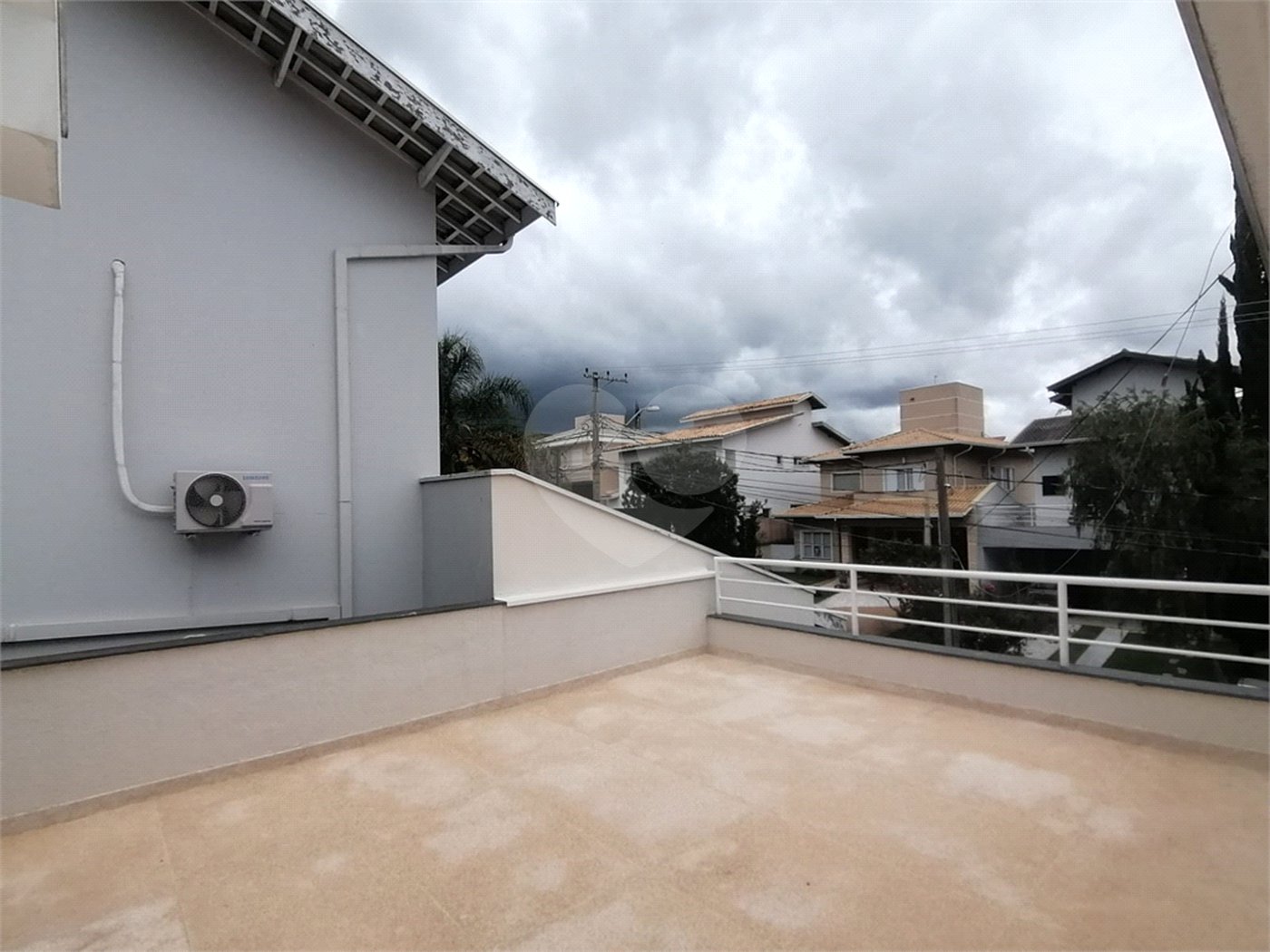 Casa para alugar com 3 quartos, sendo 1 suíte, no condomínio Recanto dos Paturis, Vinhedo - SP