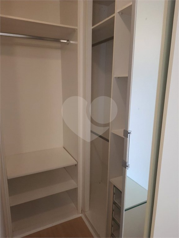 Apartamento à venda ou para alugar com 3 quartos, sendo 1 suíte, em Cidade São Francisco, São Paulo, SP