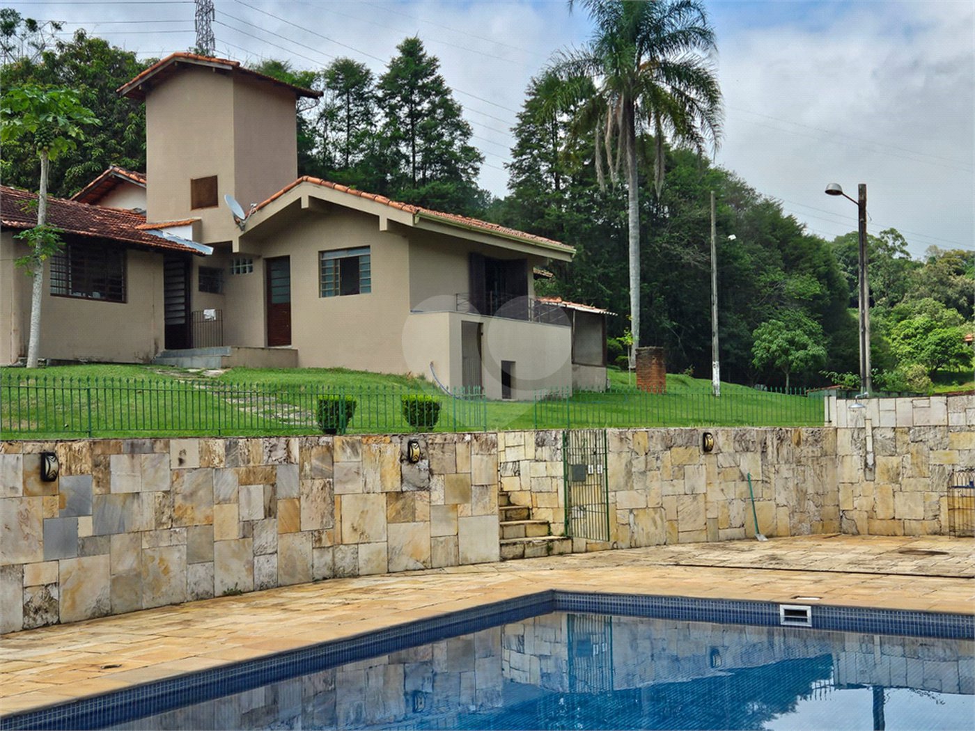 Sítio à venda com 6 quartos, sendo 1 suíte,  em Bairro do Cambará, São Roque, SP