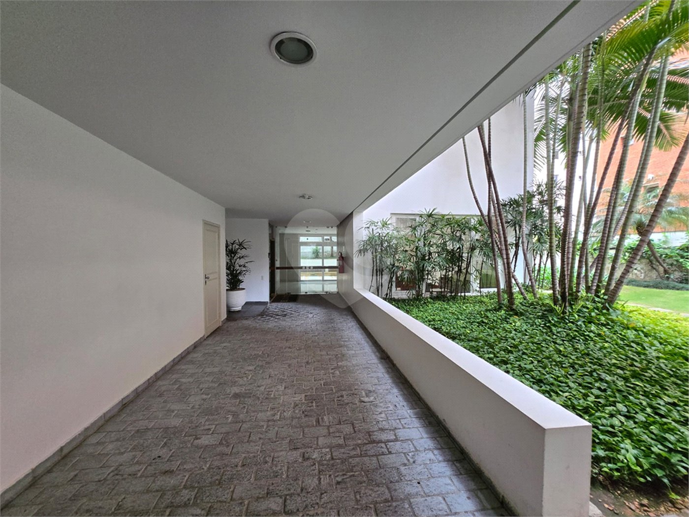 Apartamento à venda com 3 quartos, sendo 1 suíte, em Indianópolis, São Paulo, SP