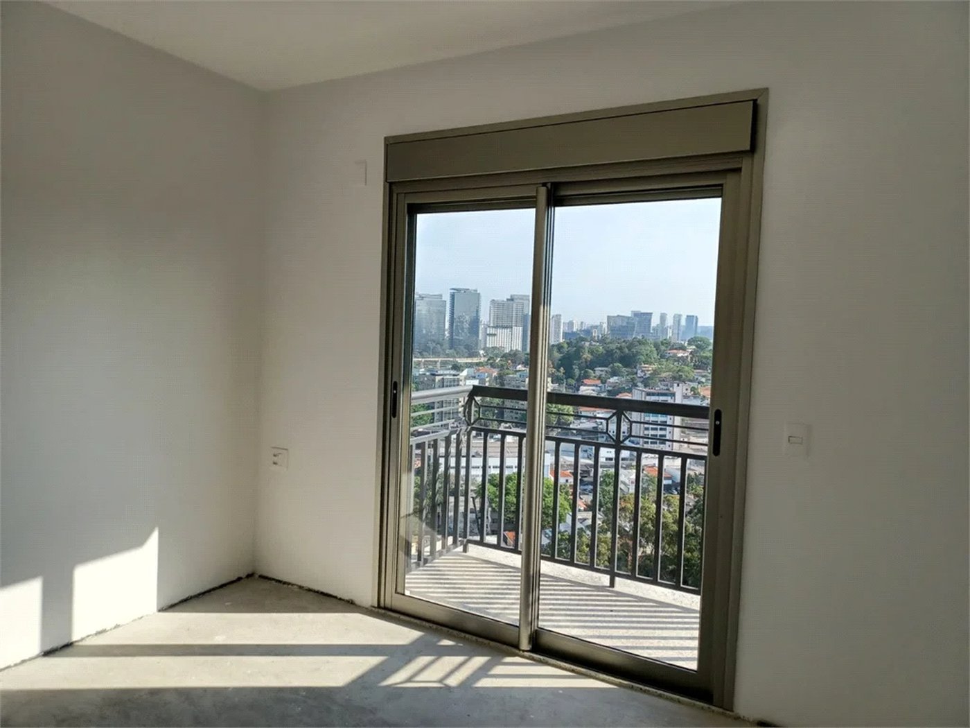 Apartamento à venda com 4 suítes em Real Parque, São Paulo, SP