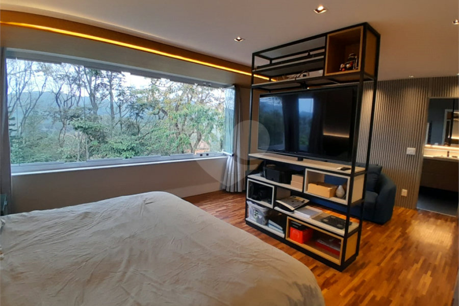 Casa à venda com 3 suítes no condomínio Suíça da Cantareira, Mairiporã - SP