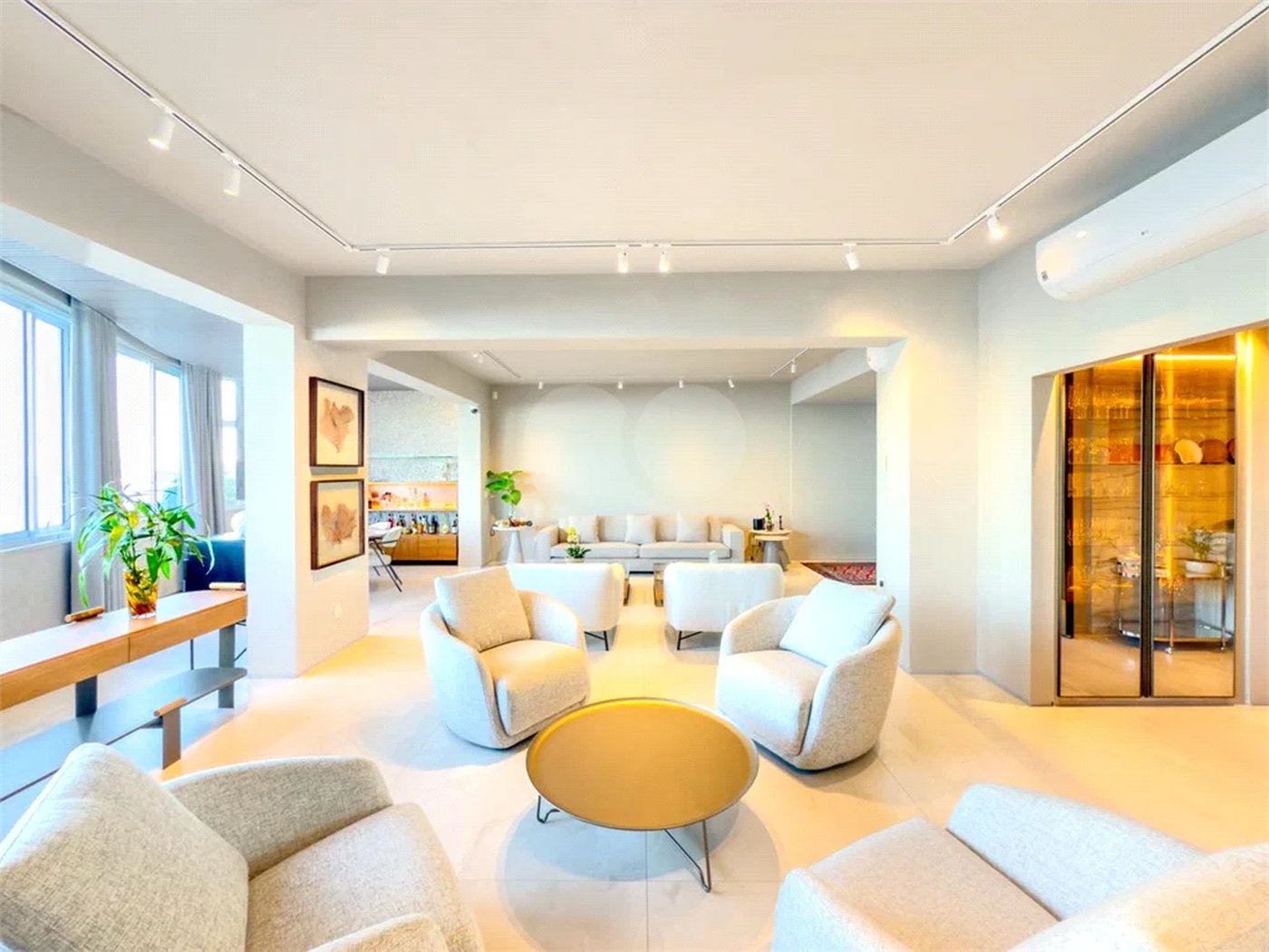 Apartamento à venda com 4 quartos, sendo 1 suíte,  em Copacabana, Rio de Janeiro, RJ
