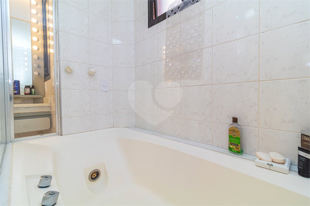Apartamento à venda com 4 quartos, sendo 2 suítes, em Campo Belo, São Paulo, SP