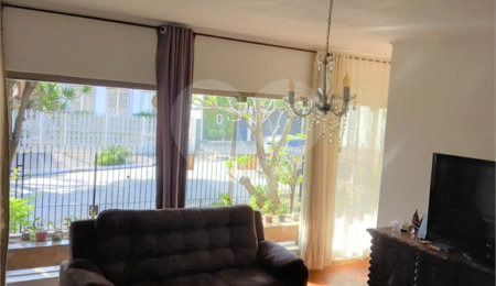 Casa à venda com 4 quartos, sendo 1 suíte,  em Jardim Avelino, São Paulo, SP
