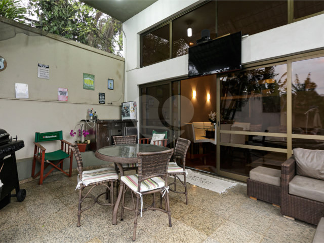 Casa à venda com 4 quartos, sendo 3 suítes,  em Alto da Boa Vista, São Paulo, SP