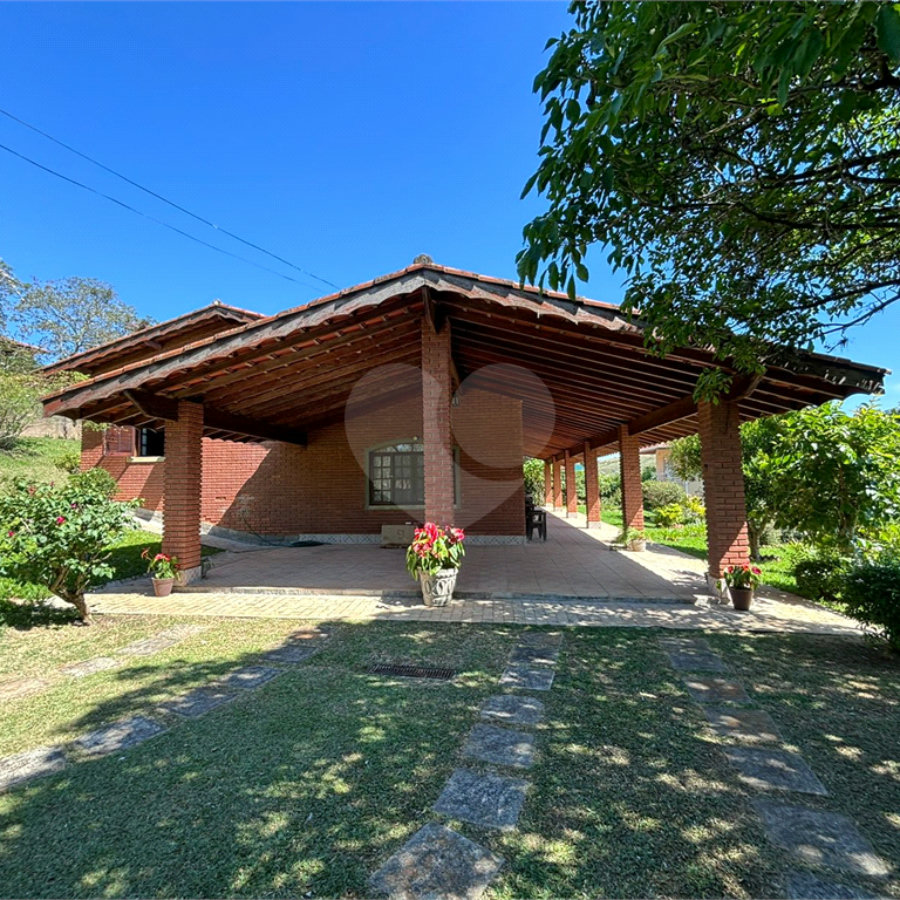Casa Térrea à venda com 4 quartos, sendo 2 suítes, em Alpes D'Ouro, Bom Jesus dos Perdões, SP