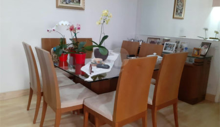 Apartamento à venda com 3 quartos, sendo 1 suíte, em Campo Belo, São Paulo, SP