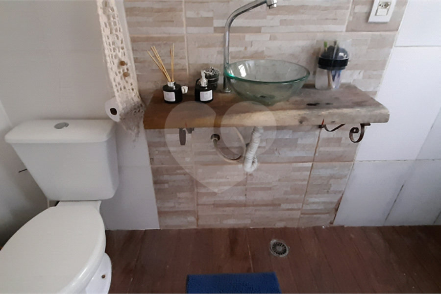 Sobrado à venda com 3 quartos, sendo 1 suíte, em Serra da Cantareira, Mairiporã, SP