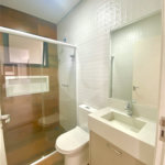 Casa à venda com 3 quartos, sendo 2 suítes, no condomínio Residencial Marchant Buarque, Atibaia - SP
