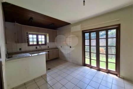 Casa à venda com 3 quartos, sendo 1 suíte, no condomínio São Joaquim, Vinhedo - SP