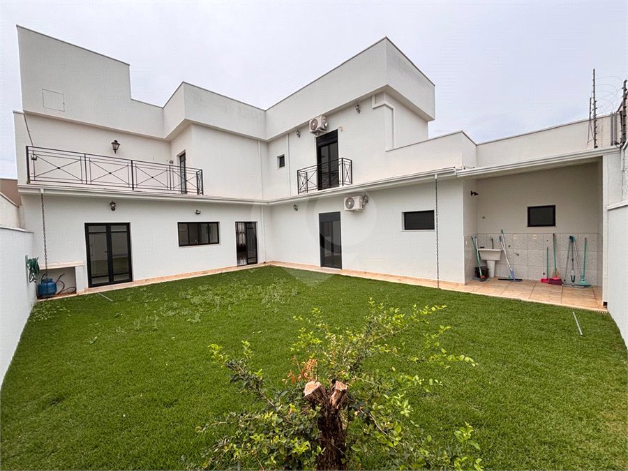 Casa à venda com 3 suítes no condomínio Residencial Maria Dulce, Indaiatuba - SP