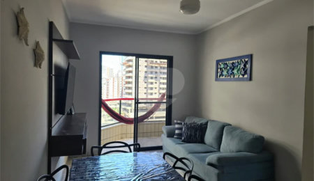 Belíssimo apartamento recém reformado na Praia Grande.