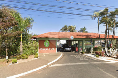 Casa a venda no Parque Fehr.