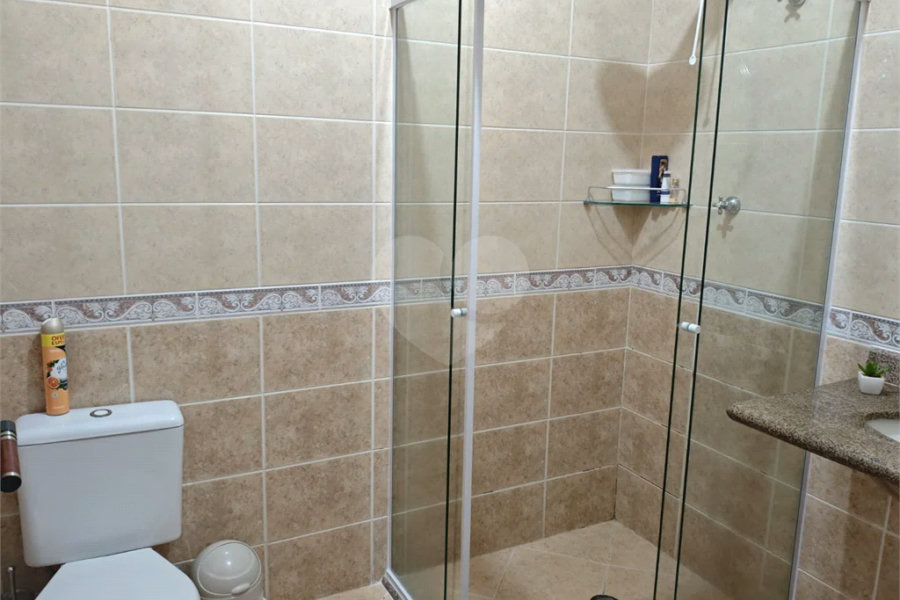 Casa à venda com 4 quartos, sendo 2 suítes,  em Country Residencial Felix, Bom Jesus dos Perdões, SP