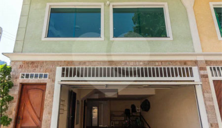 Casa à venda com 3 quartos, sendo 2 suítes,  no condomínio Sagres, São Paulo - SP