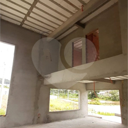 Sobrado à venda com 3 quartos, sendo 1 suíte, em Jardim Centenário, Atibaia, SP