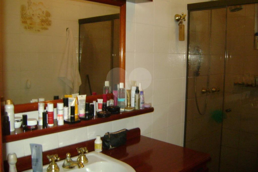 Casa à venda com 3 quartos, sendo 1 suíte, em Morumbi, São Paulo, SP