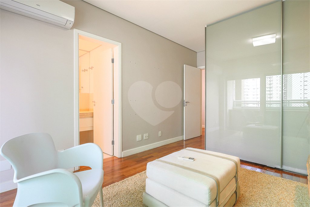 Apartamento à venda com 4 suítes,  em Jardim Paulistano, São Paulo, SP