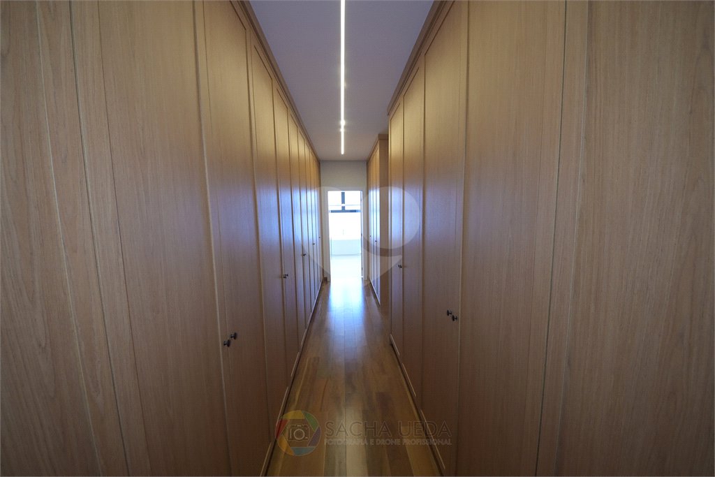 Casa à venda com 4 suítes no condomínio Villa dos Pinheiros, Indaiatuba - SP