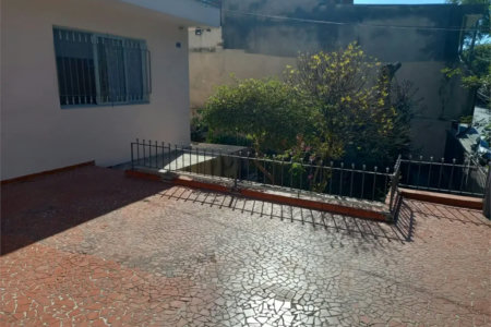 Casa à venda com 3 quartos, sendo 1 suíte,  em Vila Tiradentes, São Paulo, SP