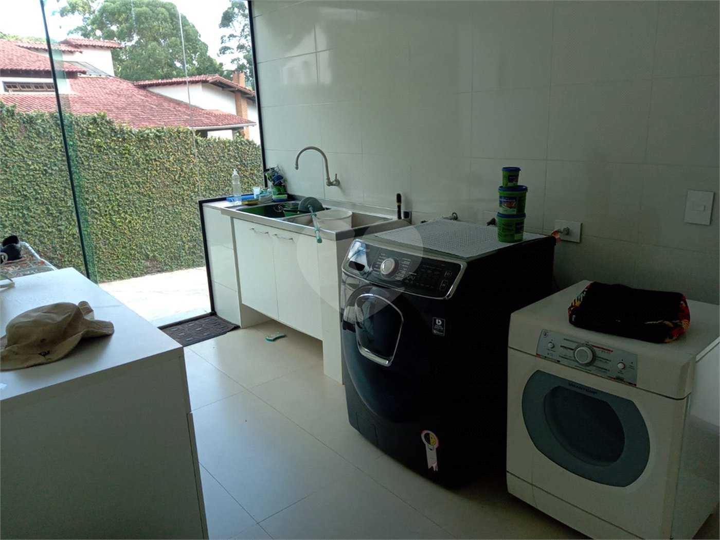 Sobrado à venda ou para alugar com 4 quartos, sendo 2 suítes, em Serra da Cantareira, Mairiporã, SP