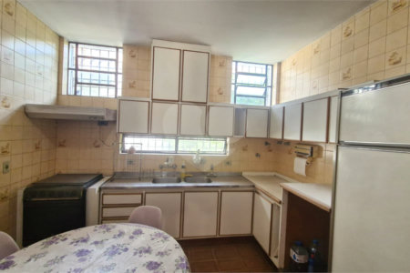 Sobrado à venda com 3 quartos, sendo 1 suíte, em Cidade São Francisco, São Paulo, SP