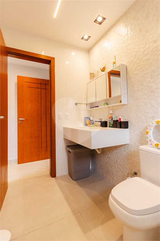 Casa à venda com 3 quartos, sendo 2 suítes, em Caravelas, Armação dos Búzios, RJ