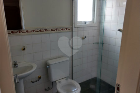 Casa à venda com 3 quartos, sendo 1 suíte, no condomínio Villaggio Dei Fiori, Louveira - SP