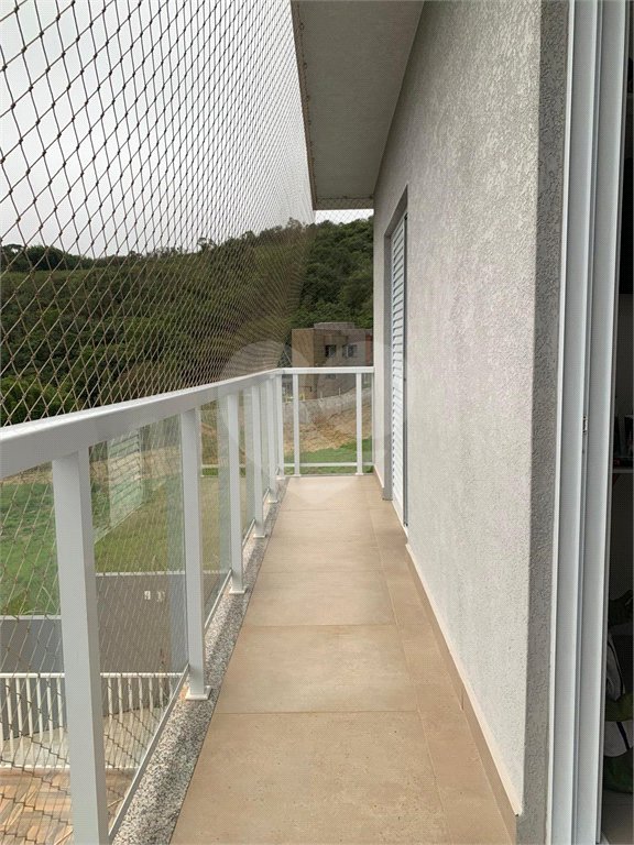 Casa à venda com 3 quartos, sendo 1 suíte, no condomínio Residencial Ponderosa, São Roque - SP