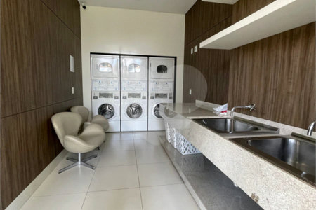 Apartamento à venda com 3 quartos, sendo 1 suíte, em Aclimação, São Paulo, SP