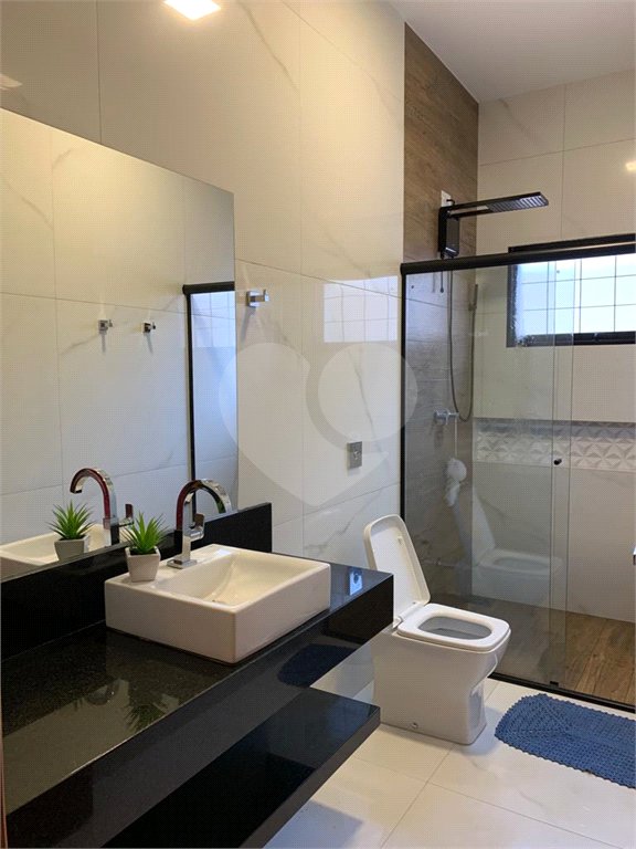 Casa à venda com 2 quartos, sendo 3 suítes, no Centro, Salto Grande, SP