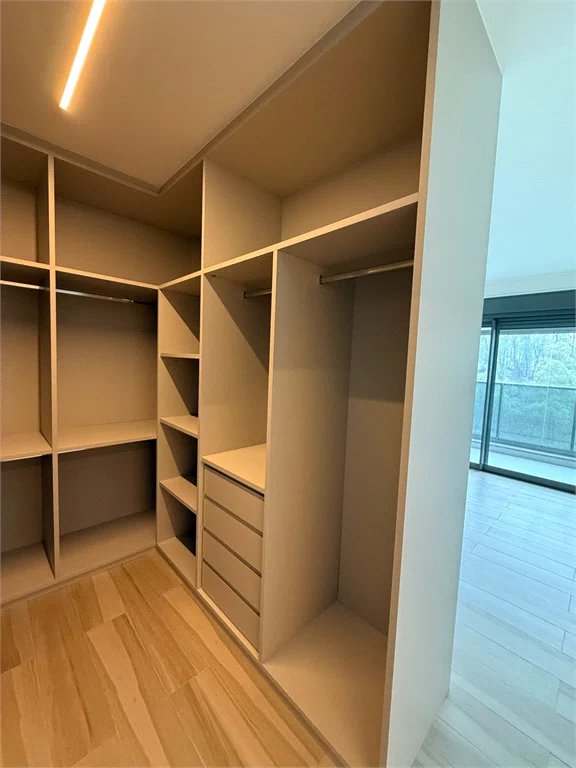 Apartamento para alugar com 4 suítes em Jardim Morumbi, São Paulo, SP