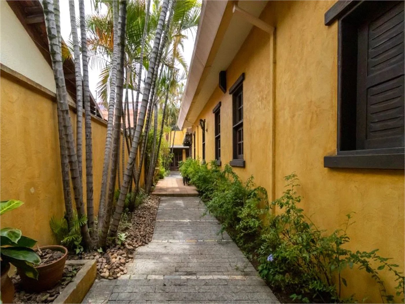 Casa à venda ou para alugar com 4 quartos, sendo 3 suítes, em Lapa, São Paulo, SP