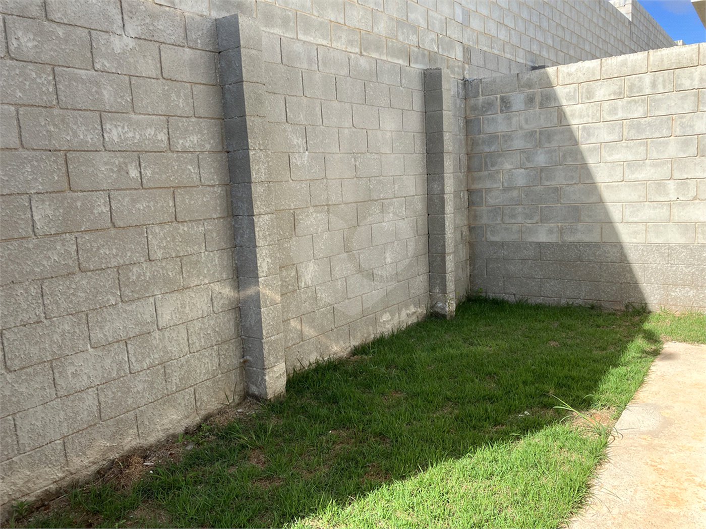 Casa à venda com 3 quartos, sendo 1 suíte,  no condomínio Residencial Vila Amarone, Sorocaba - SP