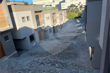 Villagio à venda com 2 suítes em Jardim Santo Antônio, Atibaia, SP