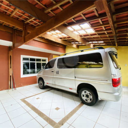 Sobrado à venda com 4 quartos, sendo 1 suíte, em Vila Gilda, Santo André, SP
